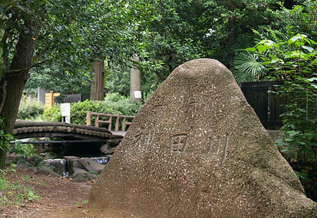 吉祥寺　井の頭公園の中の神田川源流の石